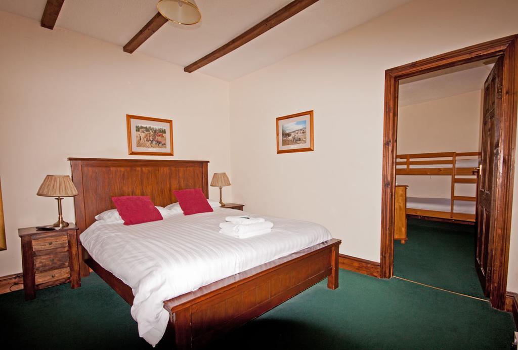 The White Hart Hotel Menheniot Szoba fotó